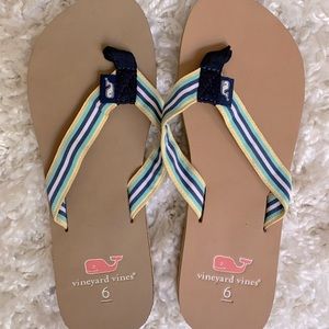 Vineyard Vines flip flops